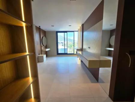 Didim Akyeniköy Yeşiltepede Satılık 5+1 Özel Villa