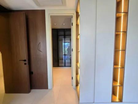 Didim Akyeniköy Yeşiltepede Satılık 5+1 Özel Villa