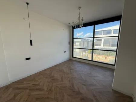 Aydın Didim Efeler Mahallesi Yerden Isıtmalı • Akıllı Sistem • Havuzlu Site İçi • 3+1 Köşe Villa