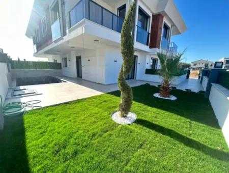 Didim Hisar Mahallesi’nde Satılık 3+1 Modern Müstakil Girişli Havuzlu Villa
