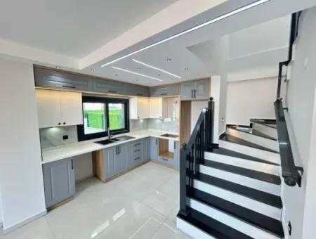 Didim Hisar Mahallesi’nde Satılık 3+1 Modern Müstakil Girişli Havuzlu Villa