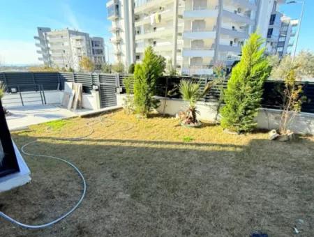 Aydın Didim Hisar’da Köşe Başı Havuzlu Denize Yakın 3+1 Satılık Eşyalı Villa