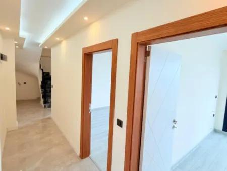 Aydın Didim Efeler’de Havuzlu Sitede Deniz Manzaralı Asansörlü 3+1 Ayrı Mutfaklı Sıfır Dubleks