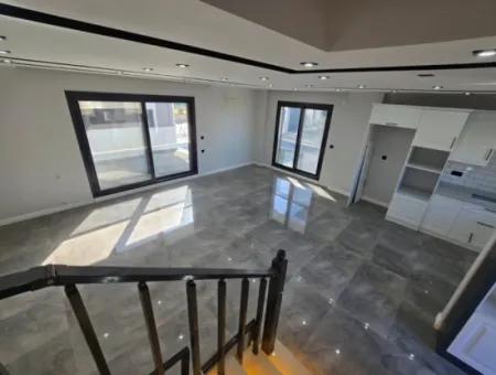 Didim Efeler Mahallesinde Satılık 3+1 Villa Havuzlu Sitede