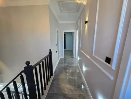 Didim Efeler Mahallesinde Satılık 3+1 Villa Havuzlu Sitede