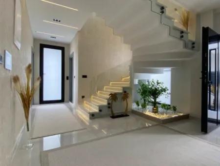 Didim Efeler Mahallesinde Satılık Müstakil Villa