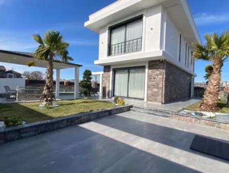 Didim Efelerde Satılık 500 Mt Arsa İçinde 4+1 Lüks Villa