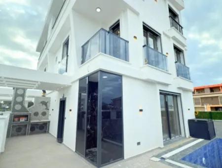 Aydın Didim Hisar’da Satılık Ultra Lüks 3+1 Havuzlu Villa