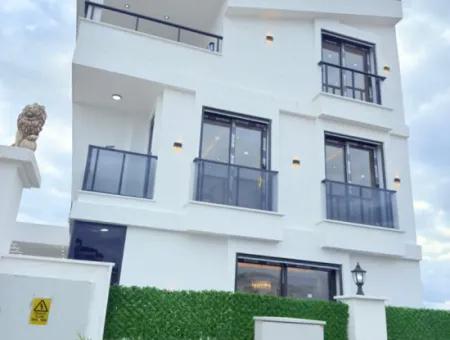 Aydın Didim Hisar’da Satılık Ultra Lüks 3+1 Havuzlu Villa