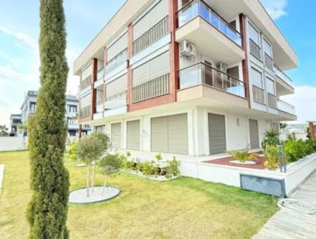 Didim Cumhuriyet Mahallesi’nde Satılık Havuzlu Site’de 2+1 Sıfır Geniş Daire