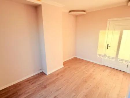 Efeler Mahallesi’nde Satılık 3+1 Triplex Bitişik Nizam Sıfır Havuzlu Villa