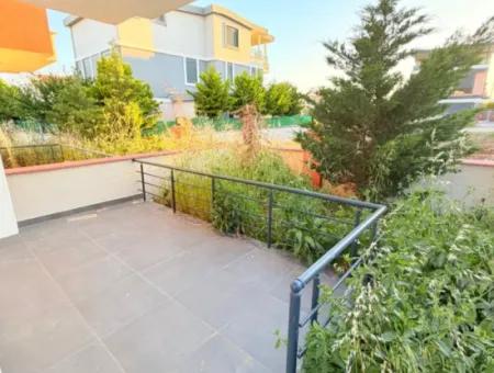 Efeler Mahallesi’nde Satılık 3+1 Triplex Bitişik Nizam Sıfır Havuzlu Villa