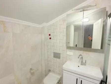 Efeler Mahallesi’nde Satılık 3+1 Triplex Bitişik Nizam Sıfır Havuzlu Villa