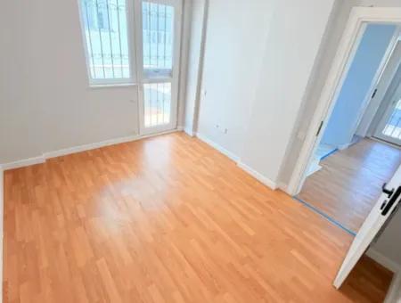 Didim Efeler Mahallesi’nde Satılık Ayrı Mutfak Görünümlü 4+1 Triplex Villa