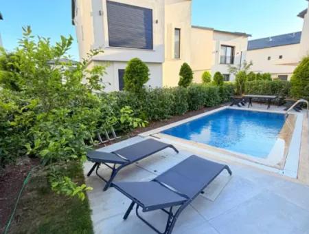 Didim Efeler Mahallesinde Satılık Müstakil Ev