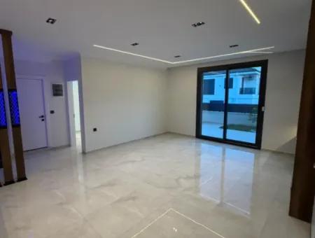Çok İstenen O Villa  Didim Hisar Mahallesi’nde 3+1 Alt Katta Yatak Odalı Havuzlu Villa