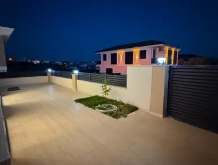 Çok İstenen O Villa  Didim Hisar Mahallesi’nde 3+1 Alt Katta Yatak Odalı Havuzlu Villa