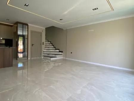 Didim Hisar Mahallesinde 4+1 Havuzlu Lüks Villa