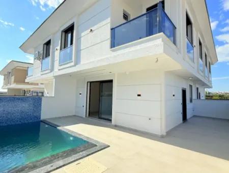Didim Efeler’de 3+1 Özel Havuzlu, Müstakil Bahçeli Yeni Lüks Villa