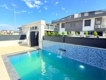 Didim Efeler’de 3+1 Özel Havuzlu, Müstakil Bahçeli Yeni Lüks Villa