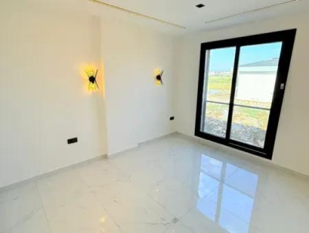 Didim Efeler’de 3+1 Özel Havuzlu, Müstakil Bahçeli Yeni Lüks Villa