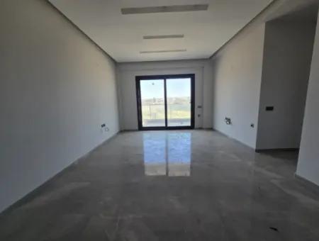 Saygınlar Sitesi’nde Ön Cephe, Asansörlü, Havuzlu Sıfır Yapı Daire