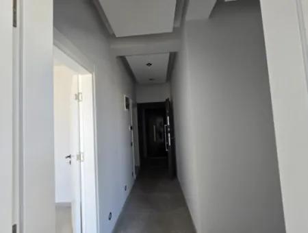 Saygınlar Sitesi’nde Ön Cephe, Asansörlü, Havuzlu Sıfır Yapı Daire