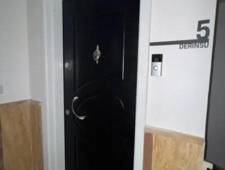Didim Efeler Mahallesi’nde 3+1, 160 M², 2 Banyolu, Havuzlu Sitede Tadilatı Yapılmış  Daire