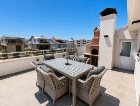 Didim Efeler Mahallesi’nde 3+1, 160 M², 2 Banyolu, Havuzlu Sitede Tadilatı Yapılmış  Daire