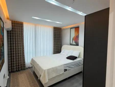 Didim Efeler Mahallesi’nde Havuzlu Sitede Full Eşyalı Satılık 3+1 Villa