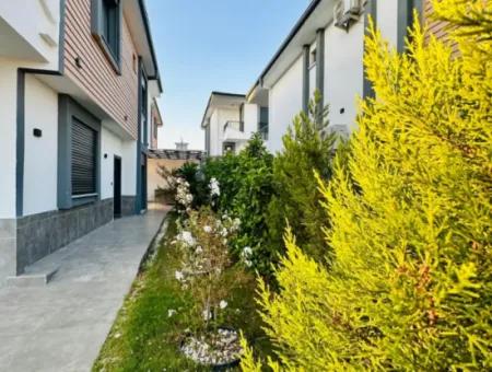 Didim’de 3+1 Ayrı Mutfak Full Eşyalı Havuzlu Villa