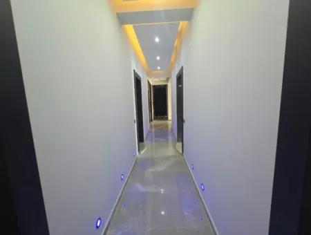Didim Altınkum’da Havuzlu Sitede, Asansörlü Binada Köşe Konumlu 2+1 Daire