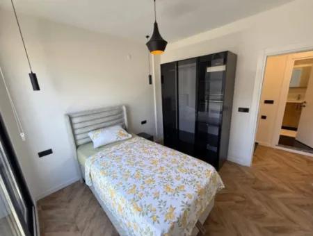 Didim Efeler’de Havuzlu Site İçerisinde Full Eşyalı, Akıllı Ev Sistemli 3+1 Ön Cephe Fırsat Villa