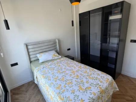 Didim Efeler’de Havuzlu Site İçerisinde Full Eşyalı, Akıllı Ev Sistemli 3+1 Ön Cephe Fırsat Villa