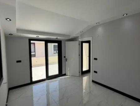 Didim Hisar Mahallesi’nde Deniz Manzaralı Triplex 3+1 Villa