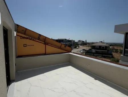 Didim Hisar Mahallesi’nde Deniz Manzaralı Triplex 3+1 Villa