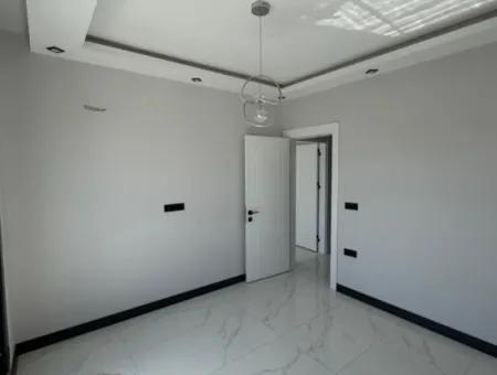 Didim Hisar Mahallesi’nde Deniz Manzaralı Triplex 3+1 Villa