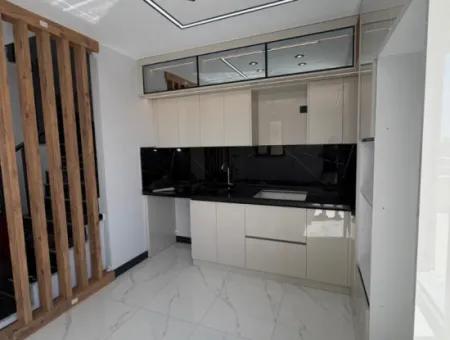 Didim Hisar Mahallesi’nde Deniz Manzaralı Triplex 3+1 Villa