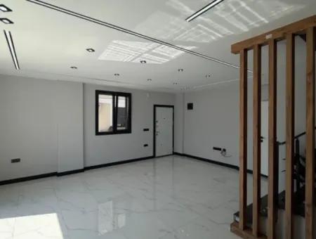 Didim Hisar Mahallesi’nde Deniz Manzaralı Triplex 3+1 Villa