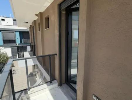 Didim Hisar Mahallesi’nde Deniz Manzaralı Triplex 3+1 Villa