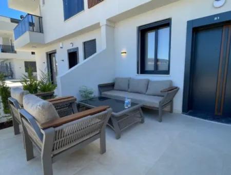 Didim Efeler’de Havuzlu Site İçerisinde Full Eşyalı 3+1 Tripleks Akıllı Ev Sistemli Villa