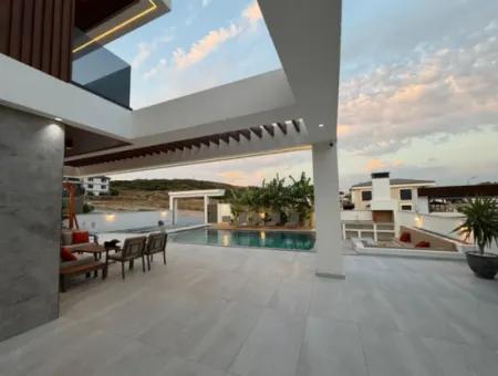 Didim Efeler’de 500 M² Arsa Üzerinde Tam Müstakil 4+1 Villa