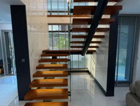 Didim Efeler’de 500 M² Arsa Üzerinde Tam Müstakil 4+1 Villa