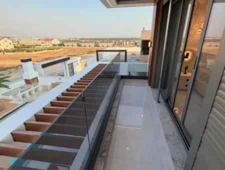 Didim Efeler’de 500 M² Arsa Üzerinde Tam Müstakil 4+1 Villa