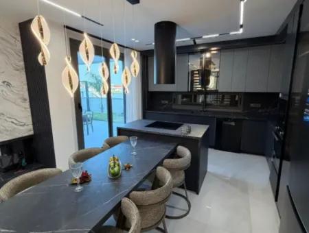 Didim Efeler’de 500 M² Arsa Üzerinde Tam Müstakil 4+1 Villa
