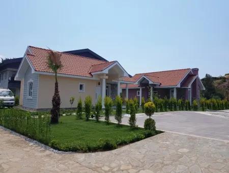 Didim Altınkum Sağturda Satılık Denize Yakın 2+1 Havuzlu Villa