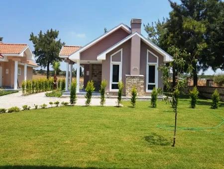 Didim Altınkum Sağturda Satılık Denize Yakın 2+1 Havuzlu Villa